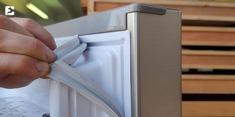 لاستیک در یخچال