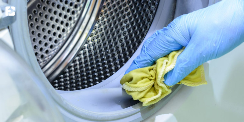 تعویض لاستیک درب لباسشویی بدلیل تجمع کپک