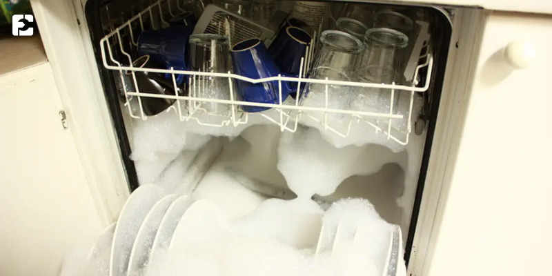 باقی ماندن مواد غذایی