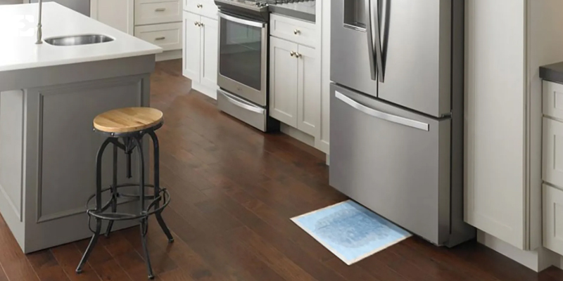 جمع شدن آب در اطراف یا داخل یخچال