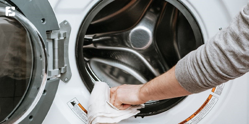 تمیز کردن فیلتر و لاستیک دور درب