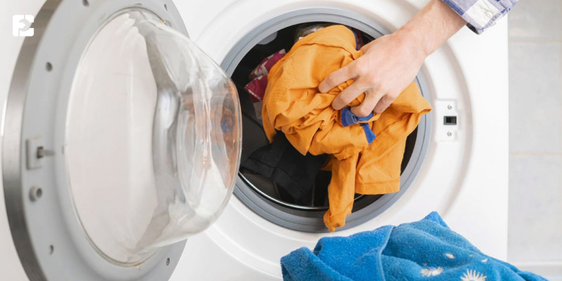 بارگذاری بیش از حد لباس ها علت تخلیه نشدن آب کثیف در ماشین لباسشویی