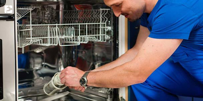 تمیز کردن ماشین ظرفشویی و تعمیر در محل